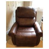 Recliner w/remote 