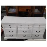 9-drawer dresser