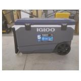 Igloo Maxcold Latitude 90 Roller Cooler 