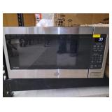 GE Microwave Oven 2.2 cu ft