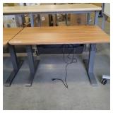 Electric adjustable height desk