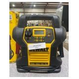 DEWALT 1600 Peak Amp Jump Starter