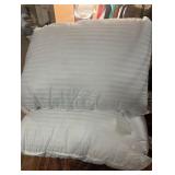 Utopia Bedding Queen Pillows