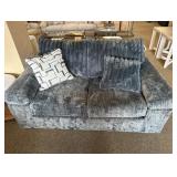 HUGHES Loveseat