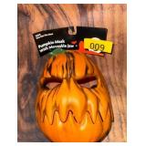 Pumpkin mask with movable jaw