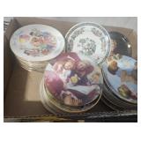 Lot of vintage Avon plates