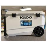 Igloo Latitude 137 Cans 90 Quart Rolling Cooler 