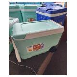 Igloo Wheelie 53 Cans/38qt Rolling Cooler