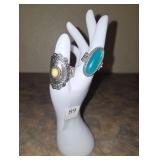 2 stretch band rings 