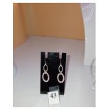 Silver earrings with pink link