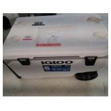 Igloo Flip and Tow 90qt Roller Cooler
