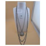Silver neck chain with pendant