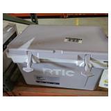 RTIC Outdoors 32 QT Ultra-Light Hard Sided Cooler 