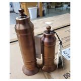 Hearth & Hand Salt & Pepper Grinder Set