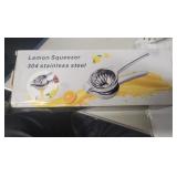 Lemon Squeezer Stainless Steel Citrus Juicer Juice Press Squeezer for Lemons and Limes