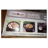 Camp Chef Classic Cast Iron Dutch Oven 6 qt Black