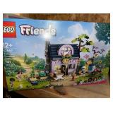 LEGO Friends Beekeepers House