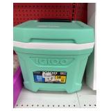 Igloo Profile 16 Roller Hard-Sided Cooler - Mint