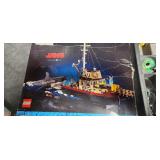 LEGO Ideas Jaws - Diorama Kit and Shark Toy 