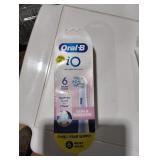 Oral B
