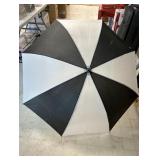 Black and White Firm Grip Large Golf Umbrella