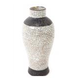 Lot 318 19th Century Chinese Crackle Glaze Vase