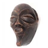 Lot 467 African Mbagani carved wood mask, DR Congo