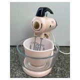 40 SunbeamPinkMidCenturyMixMasterwithBothBowls