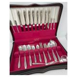 87 1946TudorPlateOneidaCommunity8SettingFlatware