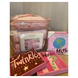 109 HillcrestPinkDotTwinBedSetwithTwinkleArt