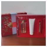 Estee Lauder Pure White Linen Light Breeze Gift Set	
