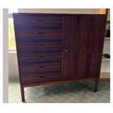 2 ArneWahlIversenDanishModernGentlemensChest