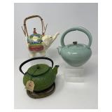 89 TrioofVintageTeapotsJapanChina&1967BrassTrivet