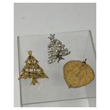 136 TwoEisenbergIceBrooches&GoldLeafPendant