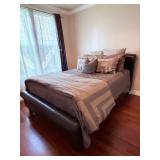 125 FauxLeatherBedFramewithBeddingandPillows