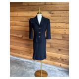 13 STJOHNCoutureBlackBoucleSkirtSuitSz2