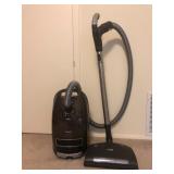 Miele S8990 UniQ Vacuum – Premium HEPA Canister + 2 Extra Heads