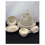 Copeland England Spode Buttercup Dinnerware Set