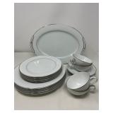 Noritake China Place Setting – Derry & Envoy in Quiet Harmony