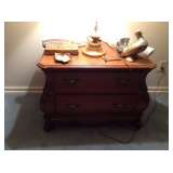 Bombay chest