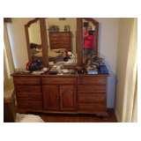 Thomasville a bedroom suit