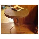 Metal deco table