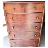 ANTTIQUE DOVETAIL DRESSER