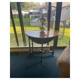 Maple gateleg table