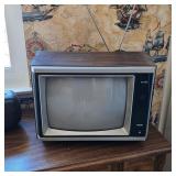 Vintage RCA XL-100 color TV
