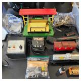 Lionel railroad pieces 1940s