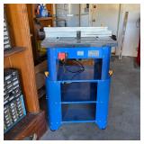 Router with full size table