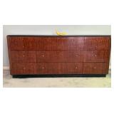 Lot # : 131 - Drexel Heritage Dresser