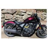 Lot # : 106 - 2022 Honda 1100 Motorcycle