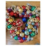 Antique ornaments reef - small